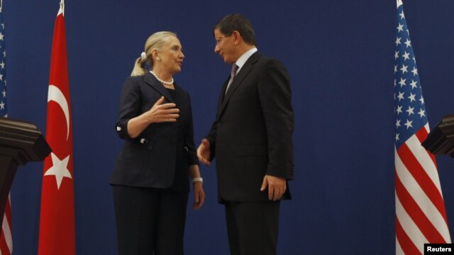 Ngoại trưởng Mỹ Hillary Clinton có mặt ở Istanbul để thảo luận vấn đề Syria với giới lãnh đạo Thổ Nhĩ Kỳ, 11/8/2012