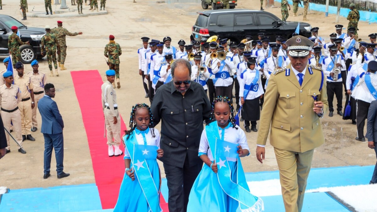 Muxuu Madaxweyne Xasan Sheikh Ka Yiri Midnimada Soomaaliya