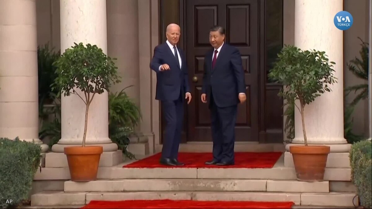 Biden ve Xi bir yıldan uzun süre sonra ilk kez biraraya geldi