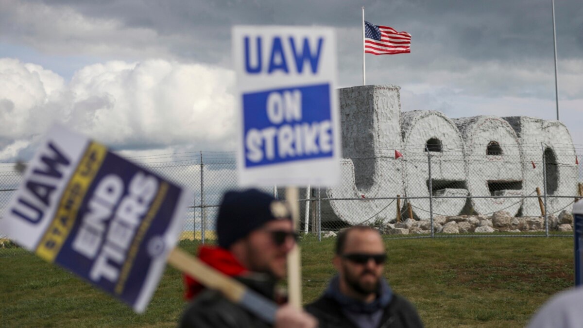 UAW Says It Is Expanding Strike To Include Ford Truck Plant In Kentucky