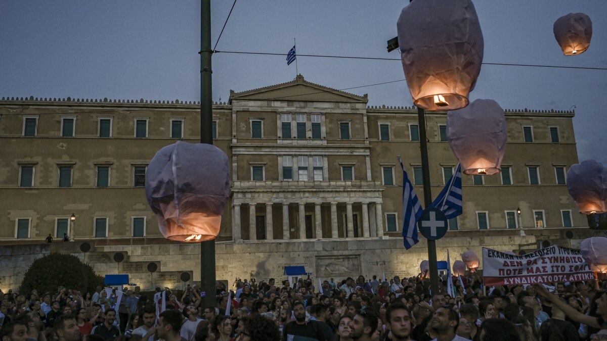 Hope Fades For Survivors Of Migrant Boat Disaster Off Greece