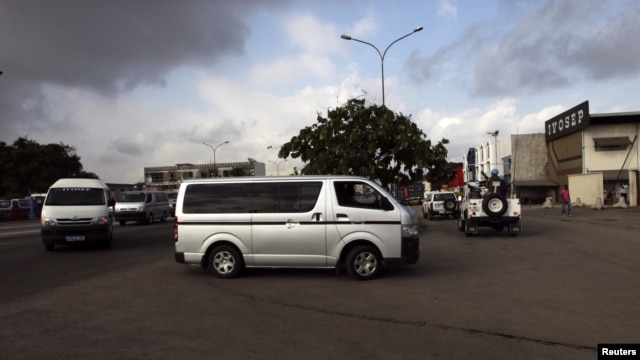 Hearses carrying the bodies of the United Nations peacekeepers killed in western Ivory coast near the Liberia border, arrive at IVOSEP mortuary in Abidjan, June 9, 2012. 