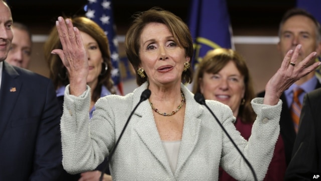 La líder de la Minoría demócrata, Nancy Pelosi, de California, anunció este miércoles que continuará como tal durante el nuevo período legislativo.