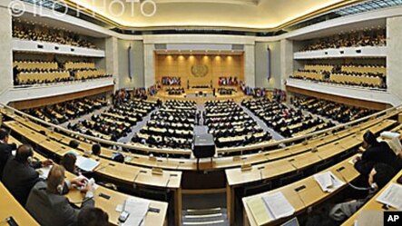 ILO ႏွစ္ပတ္လည္ အစည္းအေ၀း က်င္းပေနစဥ္။ (၂ ဇြန္ ၂၀၁၁)