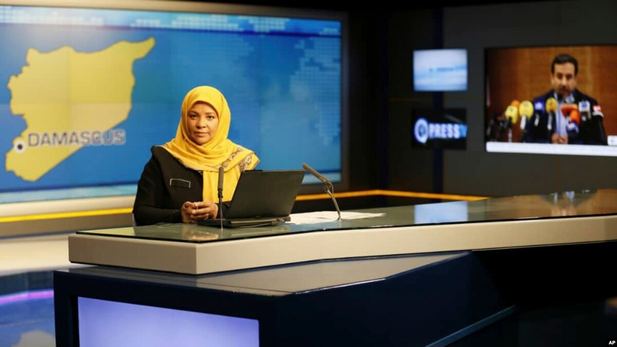 Estadounidense presentadora de TV en Irán arrestada en visita a EE.UU.