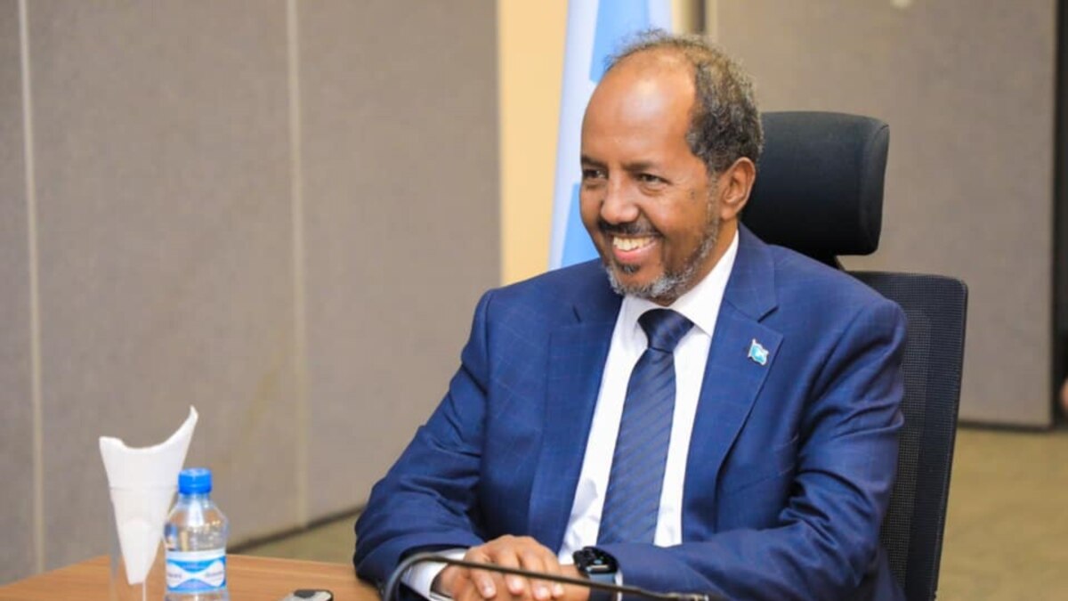 Madaxweyne Xasan Sheekh Maxamuud Oo Gaaray Dhuusamareeb