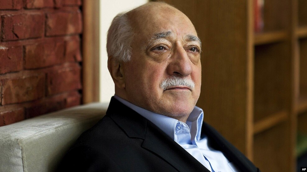 Gulen mohon akuzat për organizimin e puçit