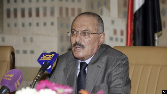 Yemen's President Ali Abdullah Saleh addresses a meeting of the ruling General People's Congress party leaders in Sanaa on October 19, 2011.