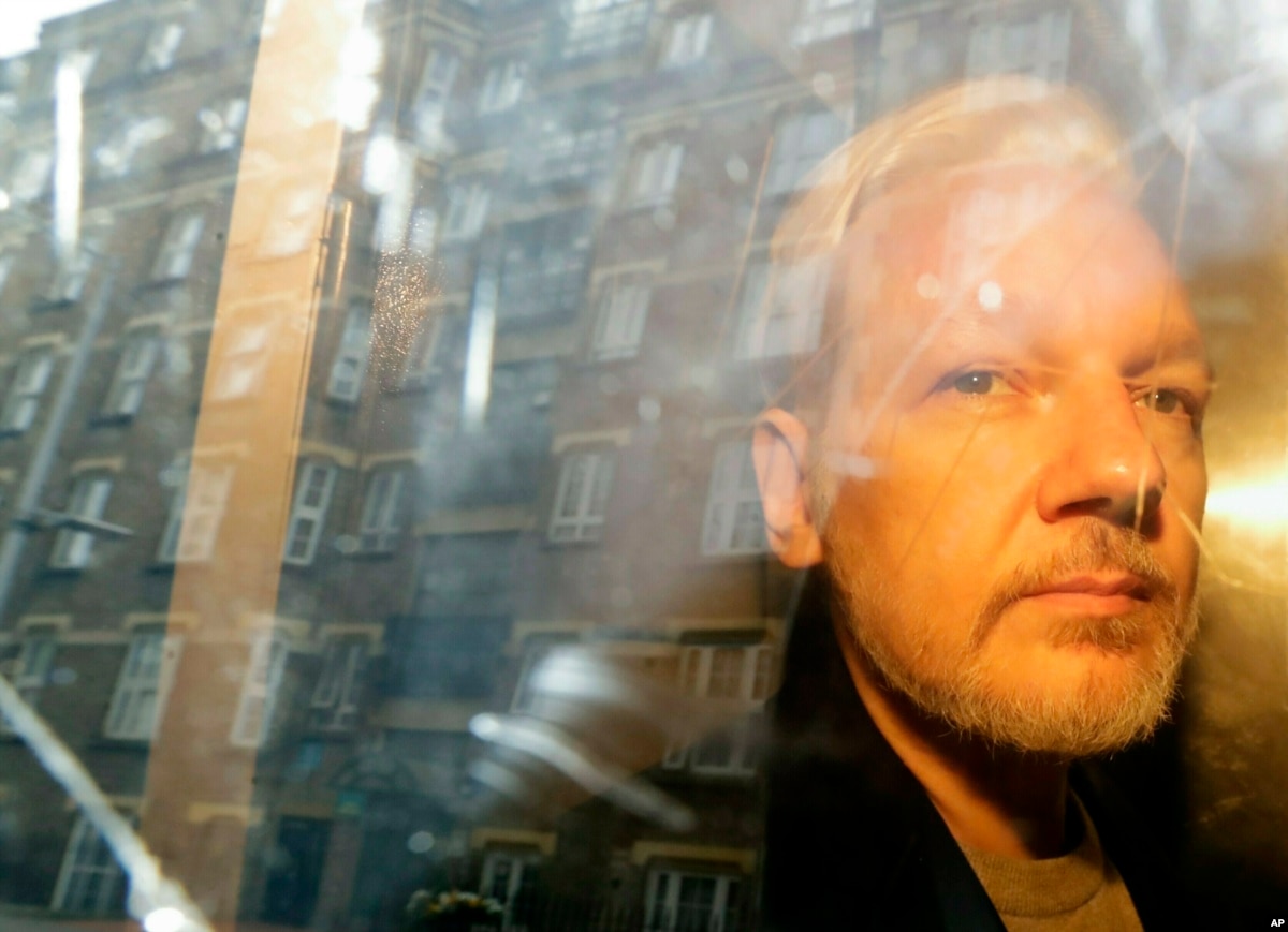 EE.UU. pide al Reino Unido la extradición de Julian Assange