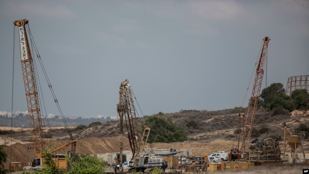 Image result for israel bangun tembok bawah tanah