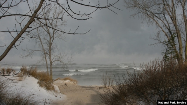 A winter storm whips the Indiana Dunes area