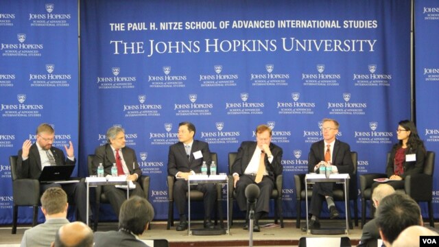 ¹Ì±¹ ¿ö½ÌÅÏÀÇ Á¸½ºÈ©Å²½¼´ëÇÐ ±¹Á¦°ü°è´ëÇпø SAIS¿¡¼ 27ÀÏ ¡®¹Ì±¹ÀÇ ´ëºÏÁ¤Ã¥: º¸´Ù È¿°úÀûÀ̰í ÀαÇÁß½ÉÀûÀÎ Á¢±Ù¹ý¡¯À» ÁÖÁ¦·Î ºÏÇÑ °ü·Ã Åä·Ðȸ°¡ ¿·È´Ù.