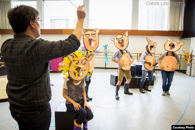 Alan Gilbert directs the rehearsal of Gloria - A Pig Tale, at Juilliard School, New York City, May 23, 2014. (Chris Lee)