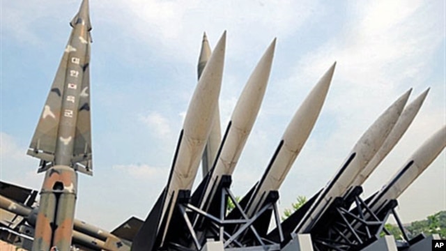 Replicas of North Korea's Scud-B missile, center, and South Korean missiles in Seoul, June 2010 (file photo).