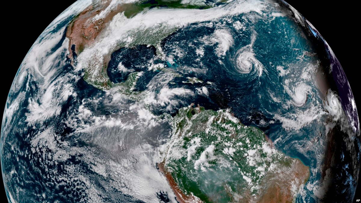 Prevén que Florence se tornará en fuerte huracán el lunes