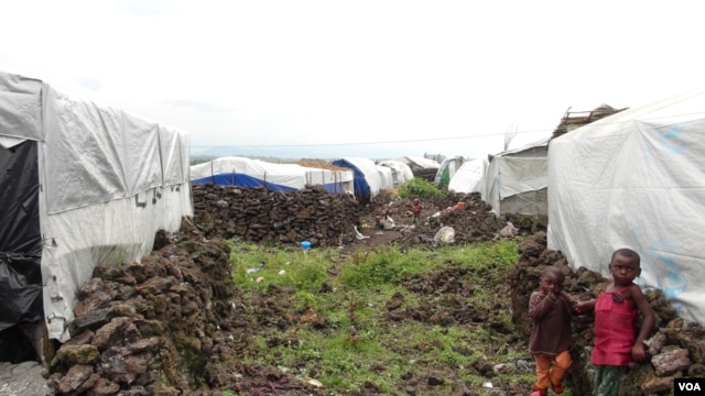 Kemah penampungan pengungsi dekat Goma, Kongo. (Nicolas Pinault/VOA). PBB membutuhkan hampir $900 juta bantuan kemanusiaan bagi negara ini, Kamis (7/2).