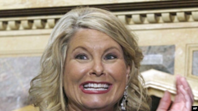Sharon Bialek, a Chicago-area woman, during a news conference at the Friars Club in New York, Nov. 7, 2011.
