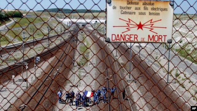 В туннеле под Ла-Маншем пойманы десятки тысяч нелегалов