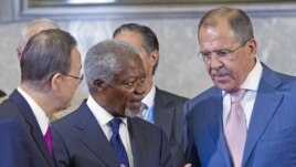 Sekretè Jeneral l'ONU Ban Ki-moon, anvwaye espesyal pou Siri Kofi Annan, ak Minis Afè Etranjè ris la, Sergei Lavrov