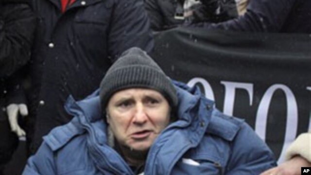 Mikhail Beketov is seen during a rally on Pushkin Square to support journalists and activists and demand full investigation into their beatings in central Moscow, 21 Nov 2010
