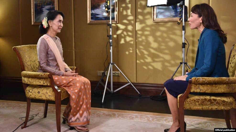 ေဒၚေအာင္ဆန္းစုၾကည္ စင္ကာပူႏိုင္ငံမွာ Channel NewsAsia- CNA ရဲ႕ ျပဳလုပ္ခဲ့တဲ့ ေမးျမန္းခန္း။ (MOFA)