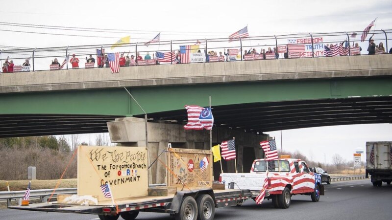 Convoy que protesta por mandatos de COVID-19 circunvala Washington por segundo día