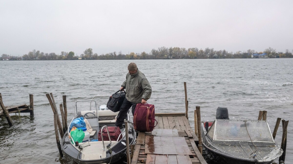 Snipers And Icy Water Ukrainians Risk Dnipro River Crossings