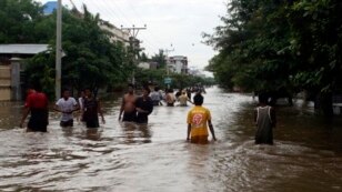 ေရလွ်ံေနတဲ့ မႏၱေလးျမင္ကြင္း။