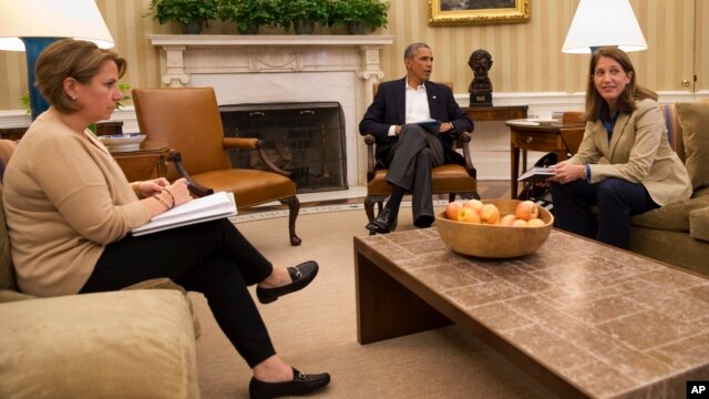 El Presidente Barack Obama se reunió con algunos de sus principales asesores de seguridad nacional y con altos funcionarios de la administración de salud