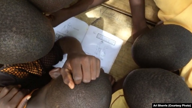Children Reading in the Safaliba Language - Video by Ari Sherris