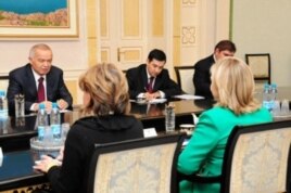 Prezident Islom Karimov AQSh Davlat kotibasi Xillari Klinton bilan muzokarada, Toshkent, 2010-yilning dekabri