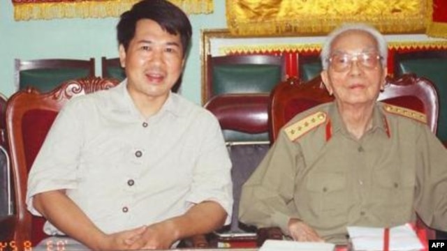Tiến sĩ Cù Huy Hà Vũ và Đại tướng Võ Nguyên Giáp