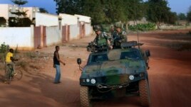 Soldats français revenant d'une patrouille à Sévaré (600 km au nord de Bamako)
