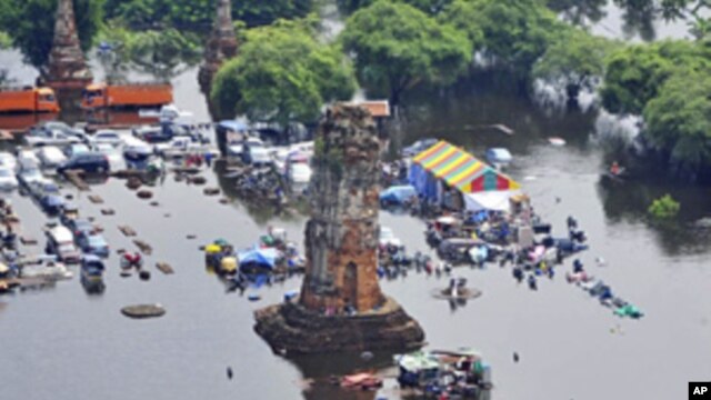 An aerial view of the Lokayasuttharam Buddhist temple in Ayutthaya province, central Thailand, submerged by the flood, Oct. 12, 2011