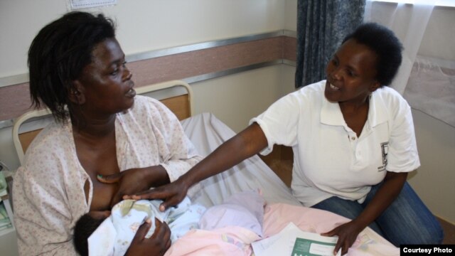 Paul (right) says the policy of exclusive breastfeeding faces severe challenges in South Africa (Photo:D.Taylor)