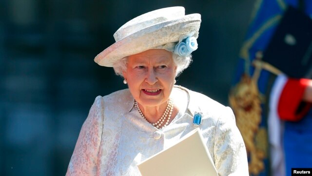 Nữ Hoàng Anh Elizabeth rời tu viện Westminster