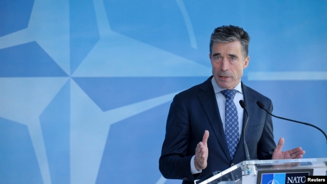 Tổng thư ký NATO Anders Fogh Rasmussen mở cuộc họp báo tại trụ sở của liên minh ở Brussels 16/4/14