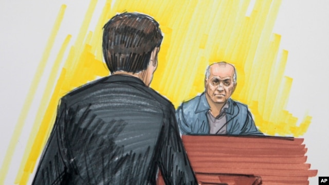 Gambar sketsa ruang pengadilan ini, menampilkan sosok David Coleman Headley saat menghadiri sidang di pengadilan federal di Chicago, 23 Mei 2011 (Foto: dok). 
