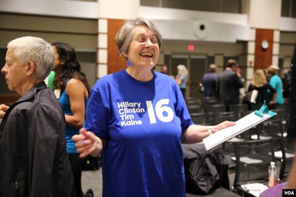 Carol Fontein, Chair of Precinct Operations in Arlington, Virginia. (Photo: J. Oni / VOA)