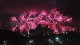 Les feux d'artifices saluant 2013 à Sydney en Australie