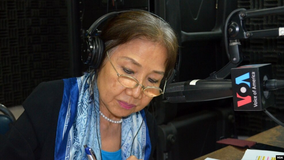 លោកស្រី​វេជ្ជបណ្ឌិត ​ពុង ឈីវកេក ​ជា​ស្ថាបនិក​អង្គការ​សម្ព័ន្ធ​ខ្មែរ​ជំរឿន​ និង​ការពារ​សិទិ្ធ​មនុស្ស​ លីកាដូ។