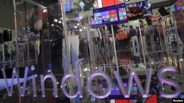 El gigante del software Microsoft busca lanzar su propia operacion de noticias, separándose de la NBC News con quien había mantenido el portal MSNBC.com.