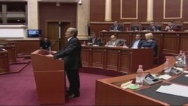 “Shullazi” trazon parlamentin