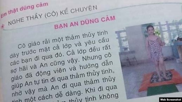 Trong cuốn Thực hành kỹ năng sống cho học sinh lớp 1' có bài học dạy trẻ bước trên thủy tinh vỡ đã vấp phải nhiều phản ứng, đa phần là tiêu cực, của người đọc.