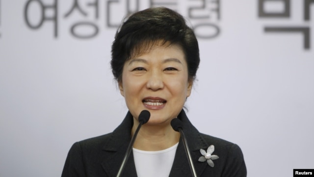Bà Park Geun Hye, tổng thống tân cử của Nam Triều Tiên, nói chuyện trong cuộc họp báo tại trụ sở đảng đương quyền Saenuri ở Seoul, Nam Triều Tiên, 20/12/12