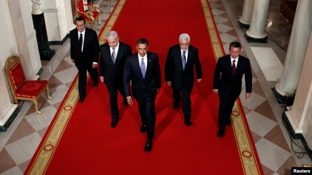 Obama with Netanyahu, second left, Abbas second right, Jordan's King Abdullah II, right, and Egypt's then-President Mubarak, the White House, Sept. 1, 2010.