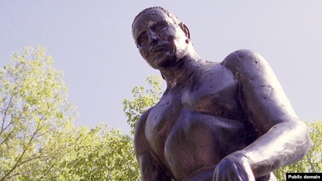 A statue of John Henry in Summers County, West Virginia.