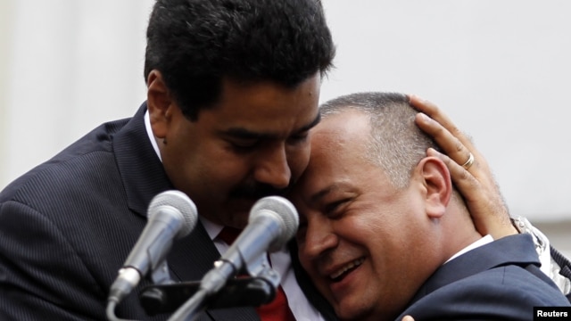 Nicolás Maduro y Diosdado Cabello los dos más fuertes aliados del presidente Chávez en Venezuela.
