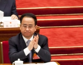 2012年3月11日令计划在中国人大会议的主席台上