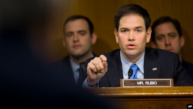 El senador Marco Rubio, junto a su colega republicano David Vitter, han presentado una ley exige el pago de reclamaciones a Cuba.